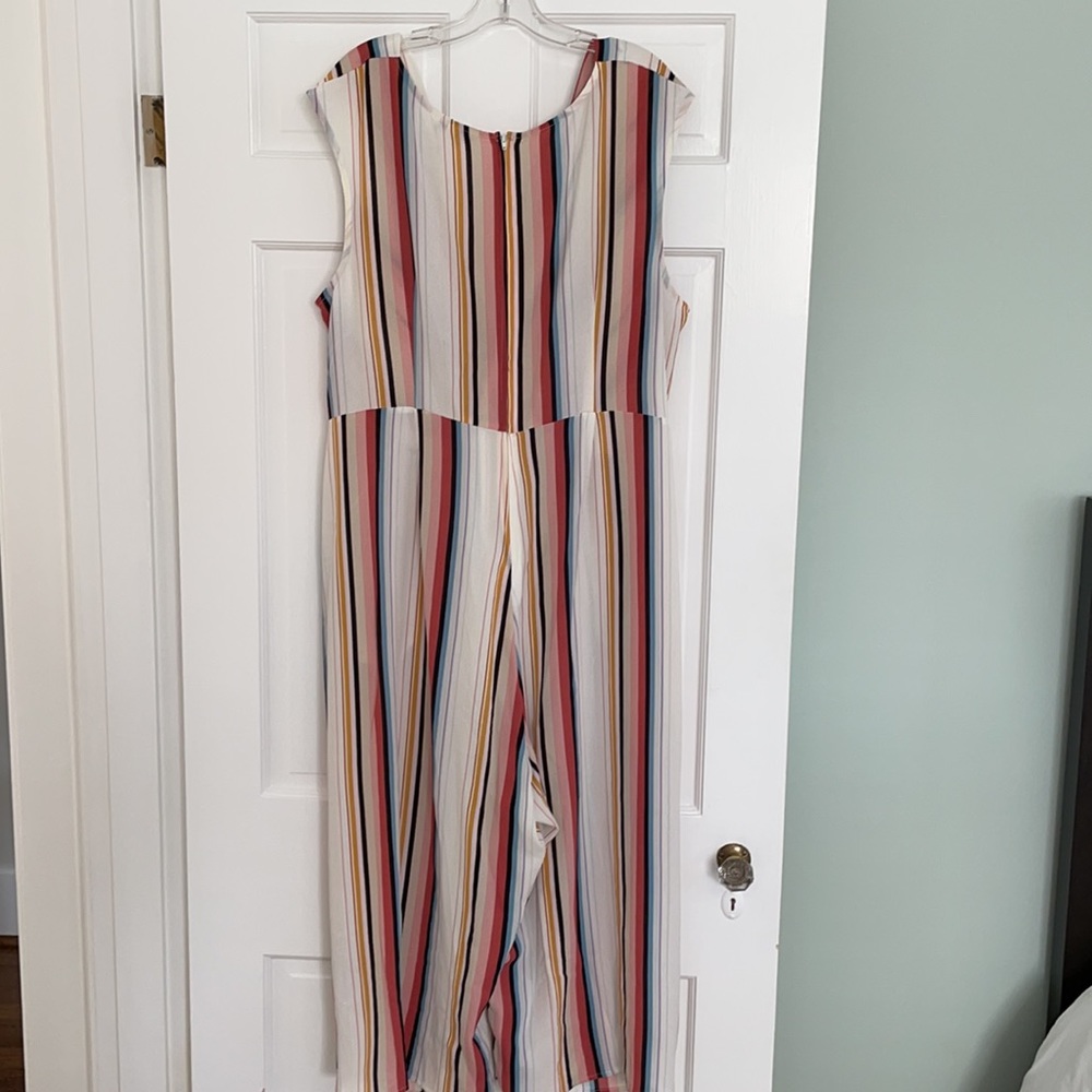 Jumpsuit - Picture 5 of 10